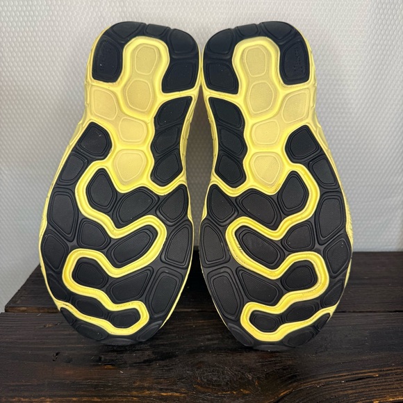 New Balance White and Yellow Athletic Shoes - Picture 6 of 11